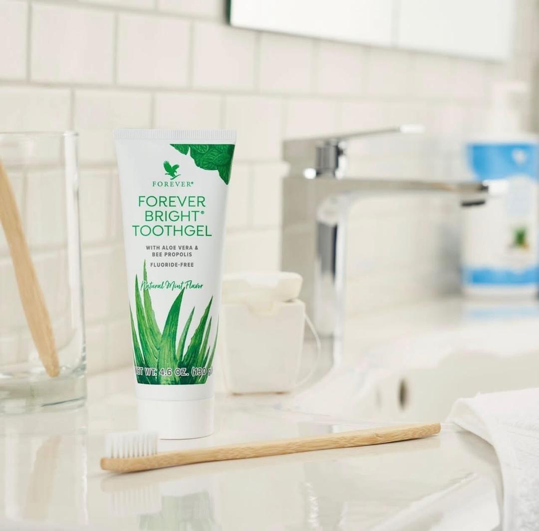 Forever Bright® Toothgel is a natural, fluoride-free toothpaste formulated with stabilized aloe vera and bee propolis. It gently cleans teeth while soothing gums, reducing irritation, and supporting overall oral health.